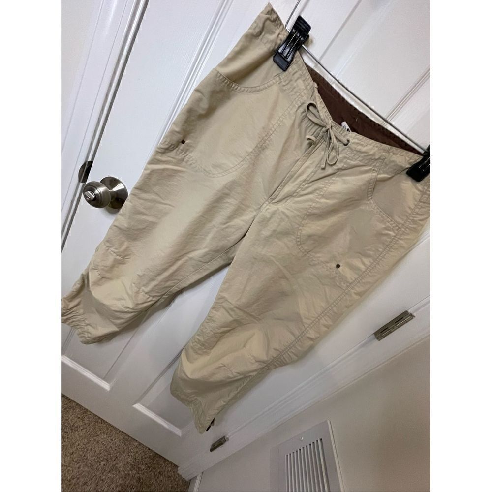 Columbia women’s capri tan pants small